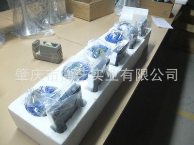 磁悬浮地球仪 科技与美学的书房新宠